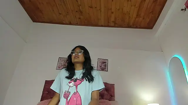 luna velveth online show from February 7, 1:13 am