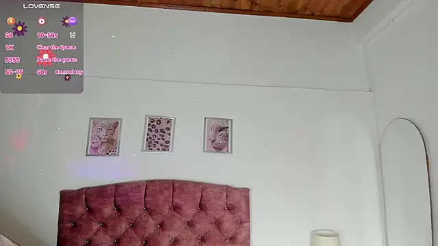 luna velveth online show from April 13, 10:19 am