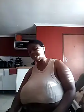 Snapshot of PrettyLisa26 chatting on June 15, 2:28 pm PrettyLisa26 online show from June 15, 2:28 pm