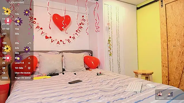 IrisRosse online show from February 11, 11:59 pm