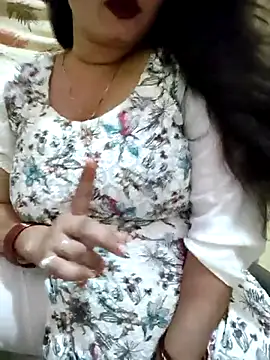 Snapshot of PARI51 chatting on June 19, 8:14 pm PARI51 online show from June 19, 8:14 pm