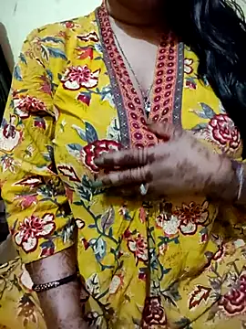 PARI51 online show from February 12, 8:08 pm