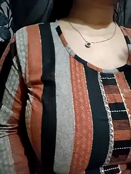 PARI51 online show from March 18, 7:37 pm