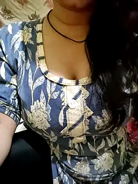 Snapshot of PARI51 chatting on May 26, 7:45 pm PARI51 online show from May 26, 7:45 pm