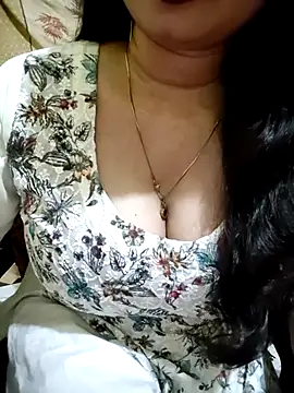Snapshot of PARI51 chatting on July 11, 7:58 pm PARI51 online show from July 11, 7:58 pm