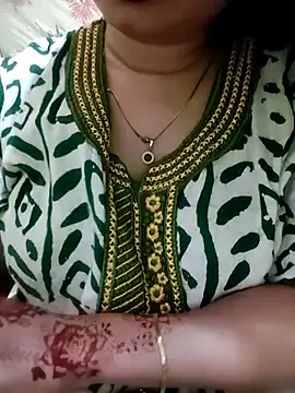 Snapshot of PARI51 chatting on July 14, 7:42 pm PARI51 online show from July 14, 7:42 pm