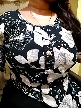 Snapshot of PARI51 chatting on June 10, 7:59 pm PARI51 online show from June 10, 7:59 pm