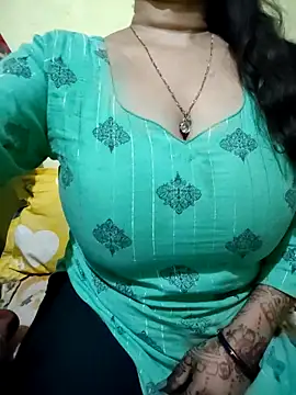 PARI51 online show from February 11, 7:36 pm