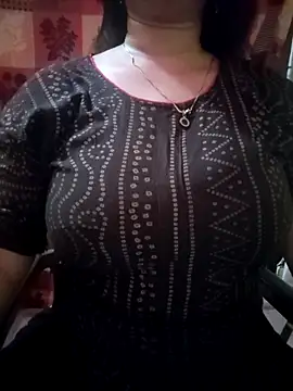 PARI51 online show from April 3, 8:37 pm