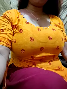 Snapshot of PARI51 chatting on April 22, 7:53 pm PARI51 online show from April 22, 7:53 pm