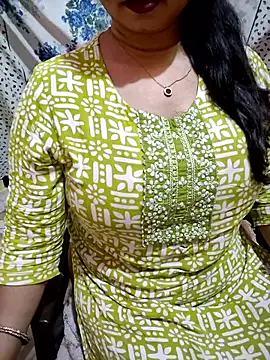 PARI51 online show from March 10, 8:46 pm