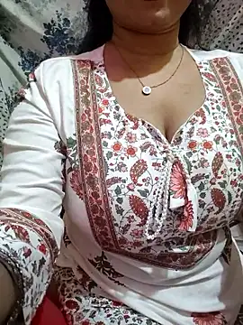 PARI51 online show from March 6, 8:26 pm