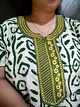 PARI51 online show from March 5, 8:05 pm