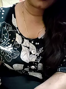 Snapshot of PARI51 chatting on July 16, 8:17 pm PARI51 online show from July 16, 8:17 pm