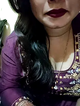 PARI51 online show from February 18, 9:00 pm