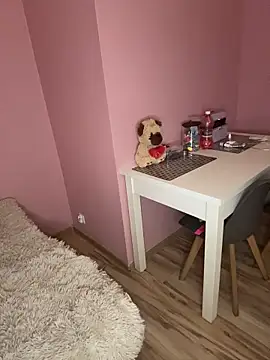 susannee online show from March 13, 8:58 pm