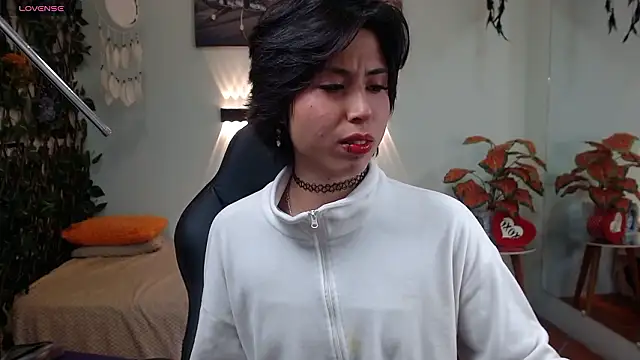 annie sleeper online show from February 20, 2:52 am