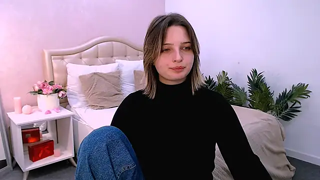 Snapshot of meowseduce chatting on February 7, 8:50 pm meowseduce online show from February 7, 8:50 pm