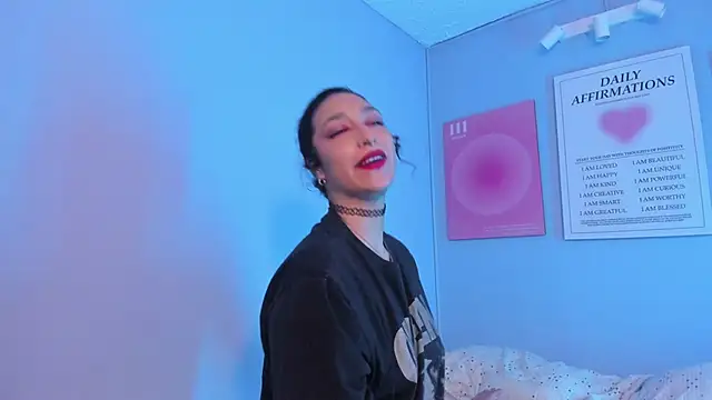 Snapshot of Cleo_Foxx chatting on February 7, 2:36 pm Cleo Foxx online show from February 7, 2:36 pm