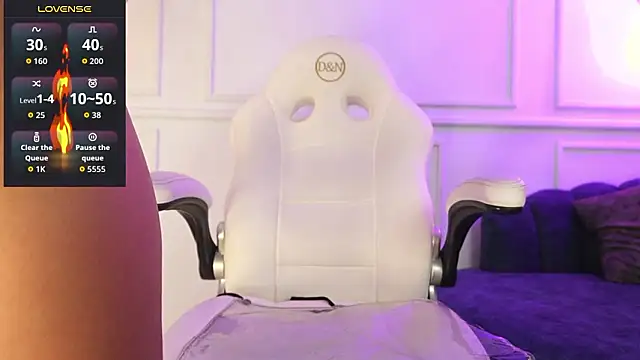 Lia Velez  online show from March 14, 3:56 am