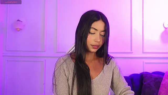 Lia Velez  online show from April 16, 3:40 am