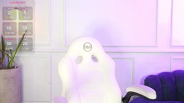 Lia Velez  online show from March 11, 3:33 am