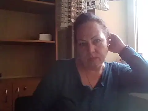 KrystalStyles online show from April 4, 3:51 pm