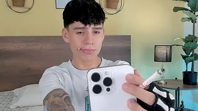 Snapshot of Angel_eros_ chatting on February 17, 4:54 am Angel eros online show from February 17, 4:54 am