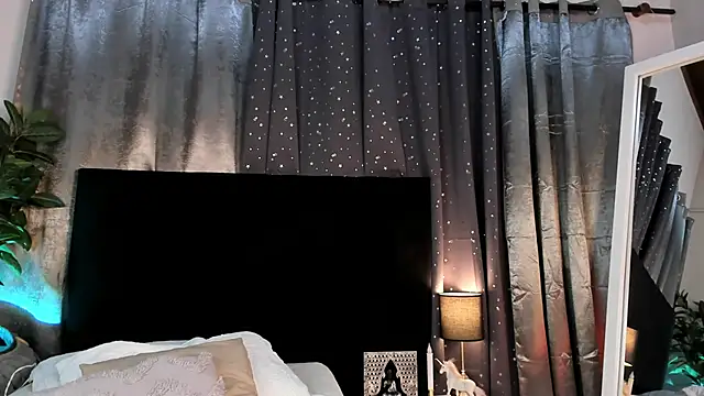 Snapshot of Angel_eros_ chatting on February 14, 6:46 am Angel eros online show from February 14, 6:46 am