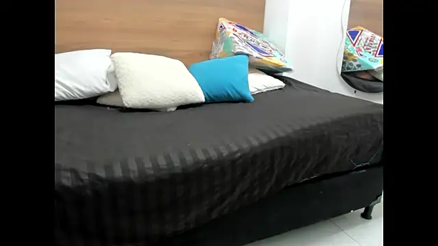 Snapshot of luz-miiaa chatting on February 14, 11:54 am luz-miiaa online show from February 14, 11:54 am