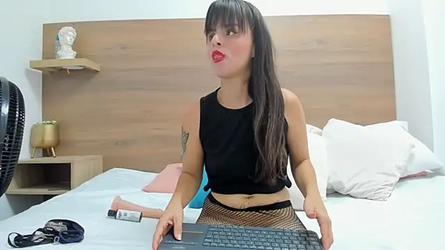 Snapshot of luz-miiaa chatting on February 7, 12:02 pm luz-miiaa online show from February 7, 12:02 pm