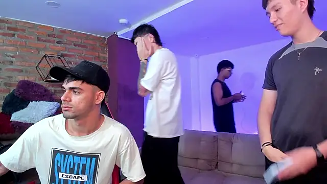 Snapshot of Bad_Boys777 chatting on February 20, 9:39 pm Bad Boys777 online show from February 20, 9:39 pm