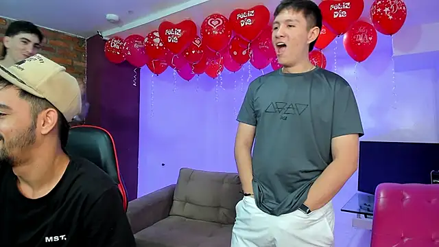 Snapshot of Bad_Boys777 chatting on February 19, 9:56 pm Bad Boys777 online show from February 19, 9:56 pm