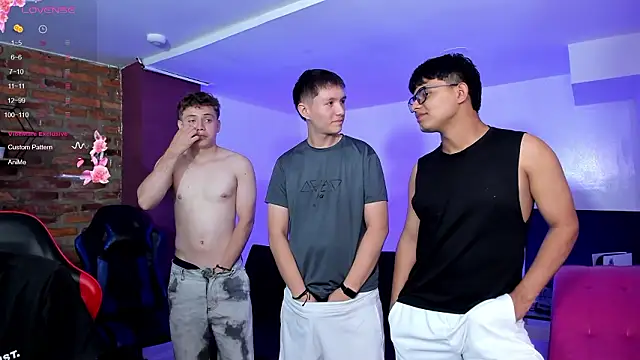 Snapshot of Bad_Boys777 chatting on February 26, 9:59 pm Bad Boys777 online show from February 26, 9:59 pm