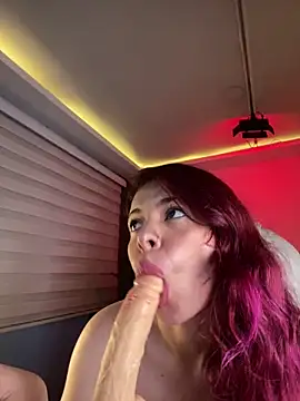 Snapshot of MiaTorres4 chatting on February 23, 12:17 pm MiaTorres4 online show from February 23, 12:17 pm