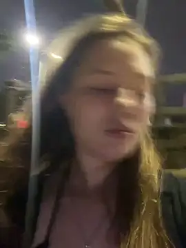 Snapshot of AsynaYuuki chatting on February 3, 11:37 am AsynaYuuki online show from February 3, 11:37 am