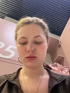 Snapshot of AsynaYuuki chatting on February 22, 6:53 pm AsynaYuuki online show from February 22, 6:53 pm