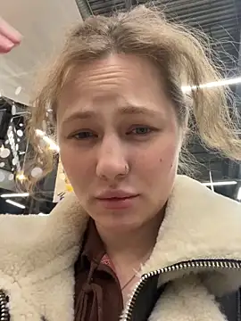 Snapshot of AsynaYuuki chatting on February 23, 5:35 pm AsynaYuuki online show from February 23, 5:35 pm