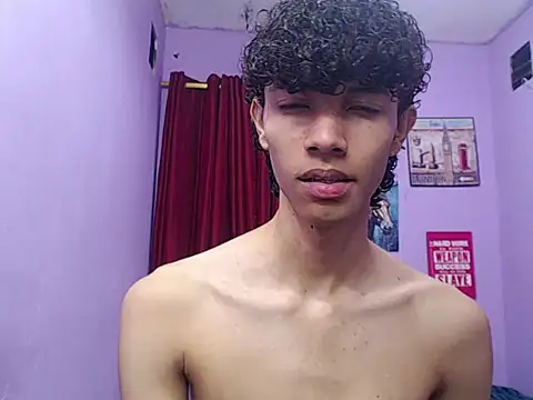 bigcock twinks online show from March 3, 11:45 pm