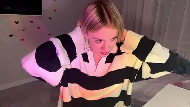 Snapshot of Between_Eeys chatting on February 26, 3:12 pm Between Eeys online show from February 26, 3:12 pm