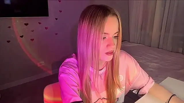 Snapshot of Between_Eeys chatting on February 25, 3:12 pm Between Eeys online show from February 25, 3:12 pm