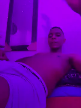 hotboyluxe online show from May 24, 11:21 am