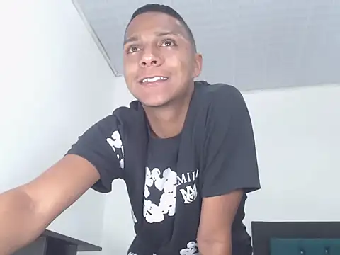 hotboyluxe online show from April 26, 6:43 am