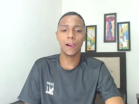 hotboyluxe online show from March 3, 3:24 am