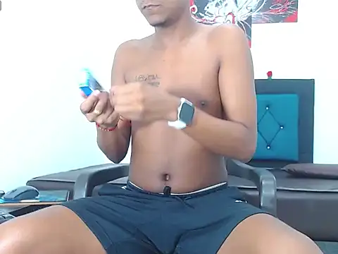 hotboyluxe online show from March 12, 3:45 am