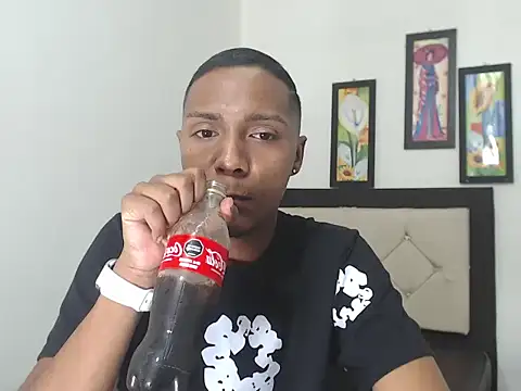 hotboyluxe online show from February 18, 2:53 am