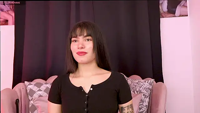 dakotacollins  online show from March 10, 12:25 am