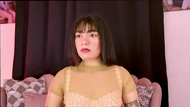 dakotacollins  online show from May 21, 1:36 am