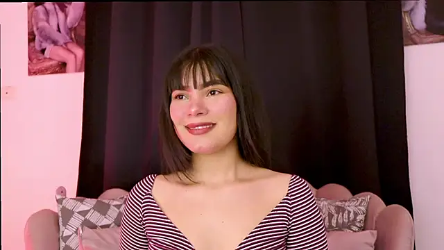 dakotacollins  online show from May 16, 3:16 am