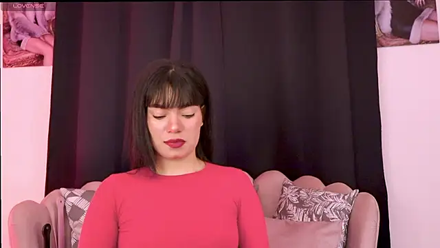 dakotacollins  online show from March 11, 1:10 am